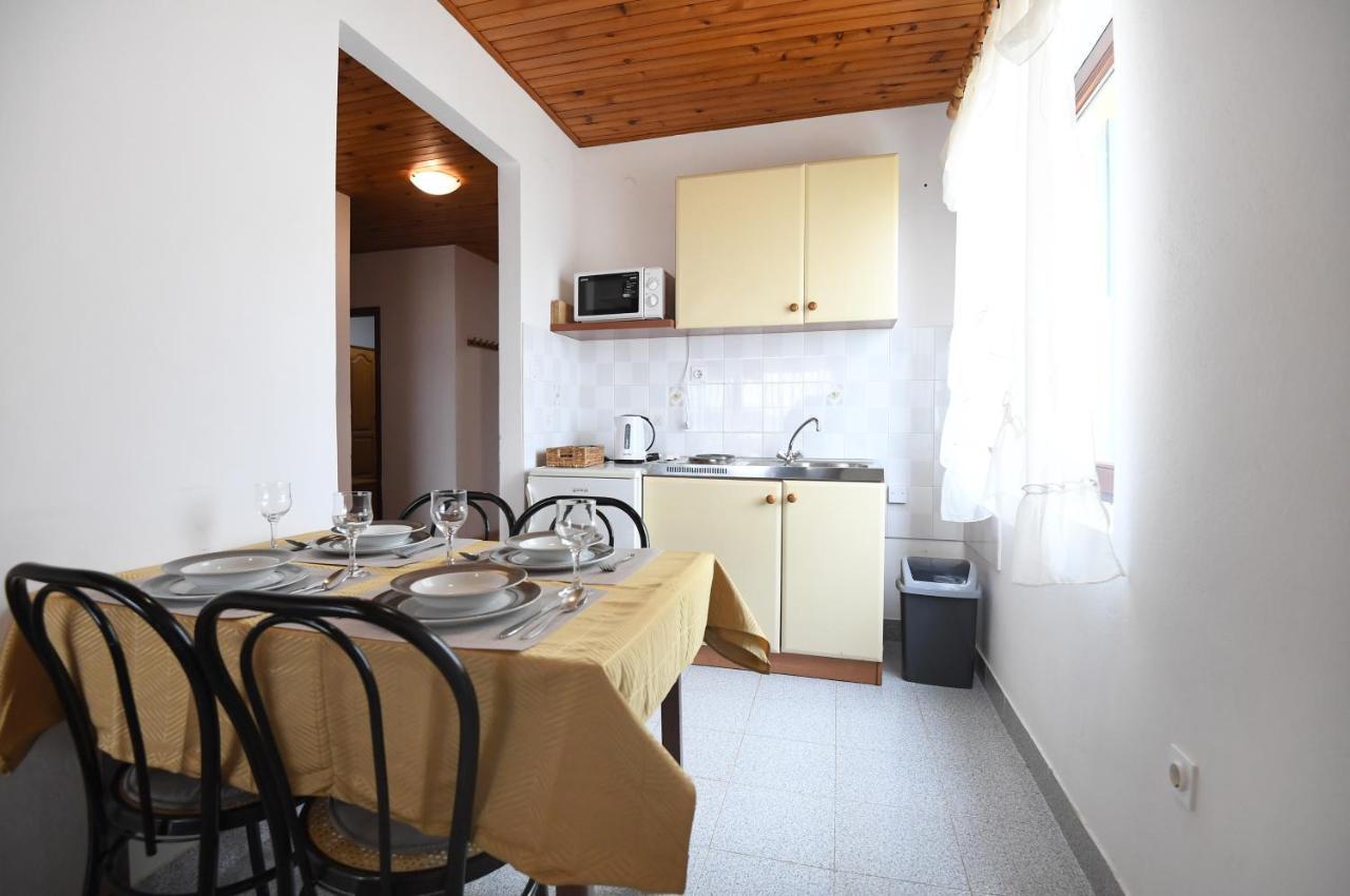 Apartmani Erna Pašman Exterior foto