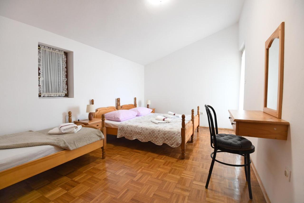 Apartmani Erna Pašman Exterior foto