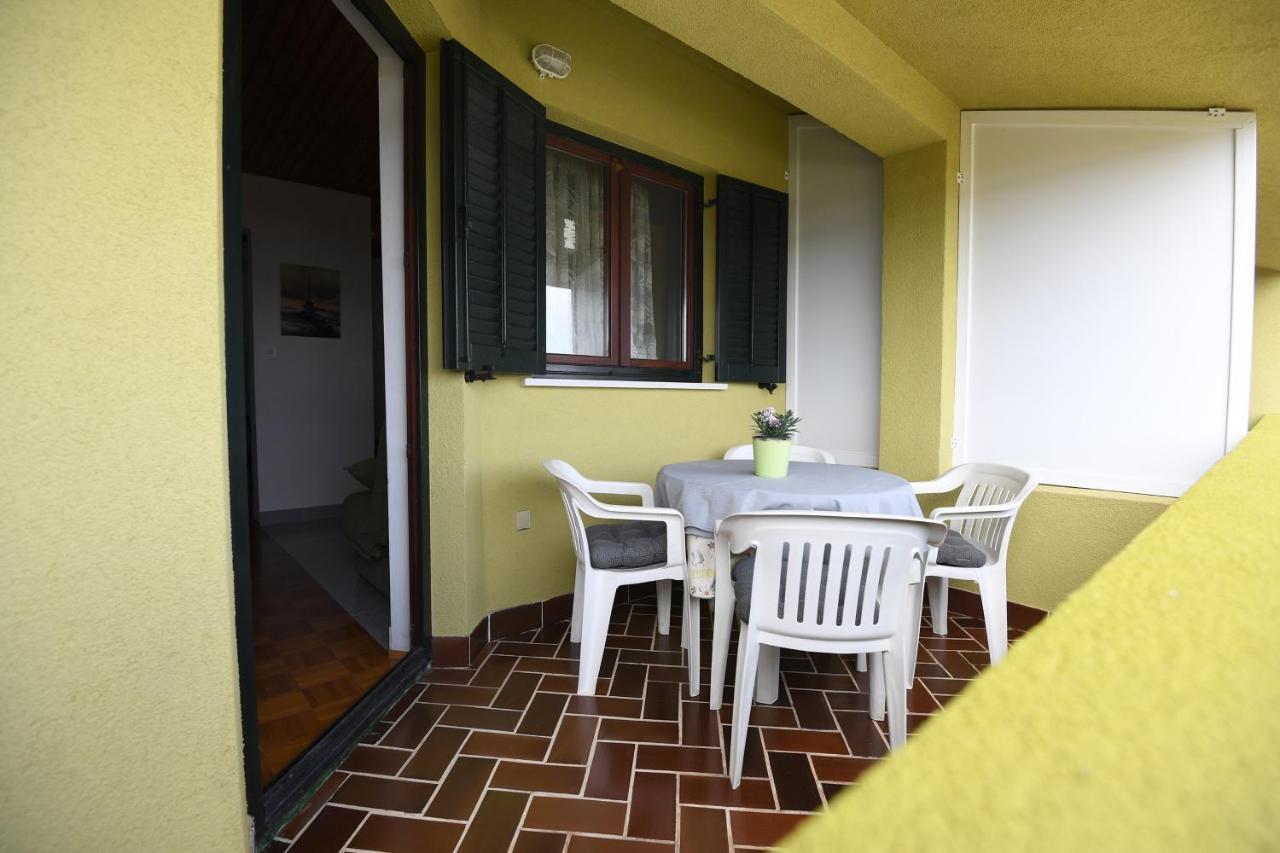 Apartmani Erna Pašman Exterior foto