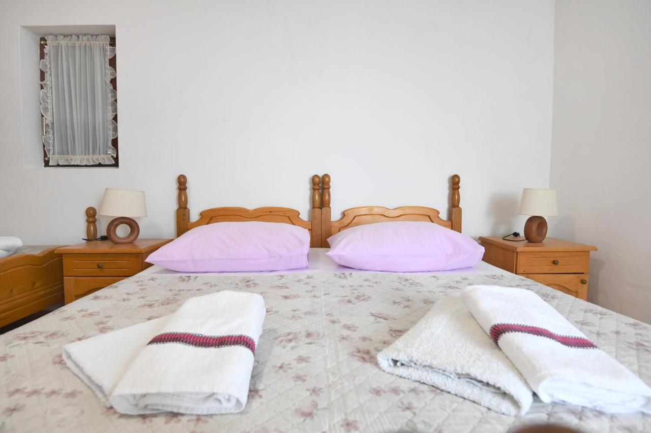 Apartmani Erna Pašman Exterior foto